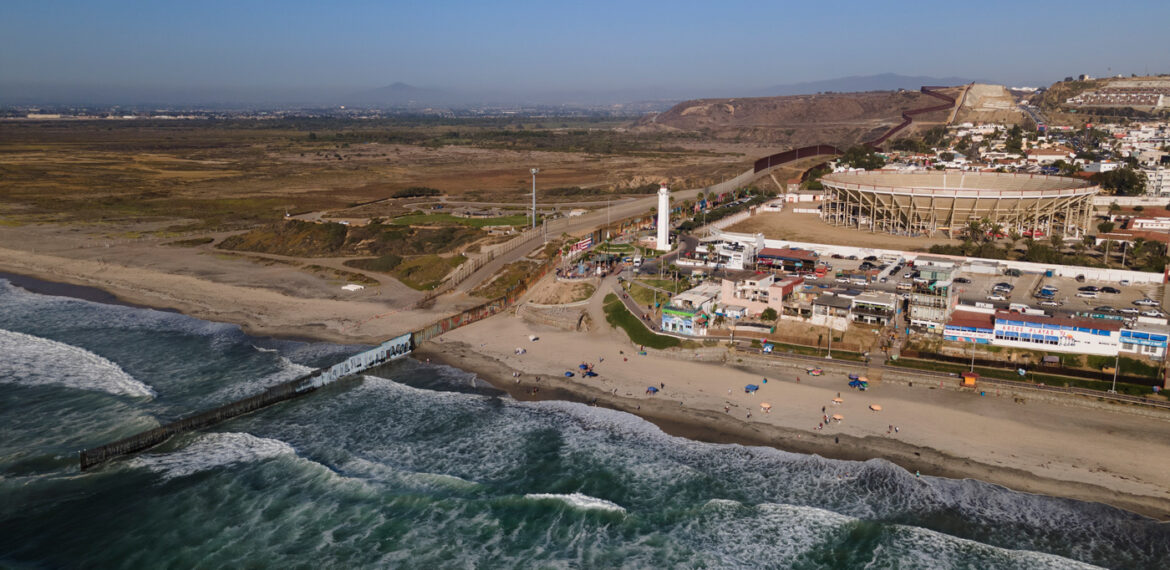 tijuana-city-border-of-usa-mexico-dental-work-in-tijuana