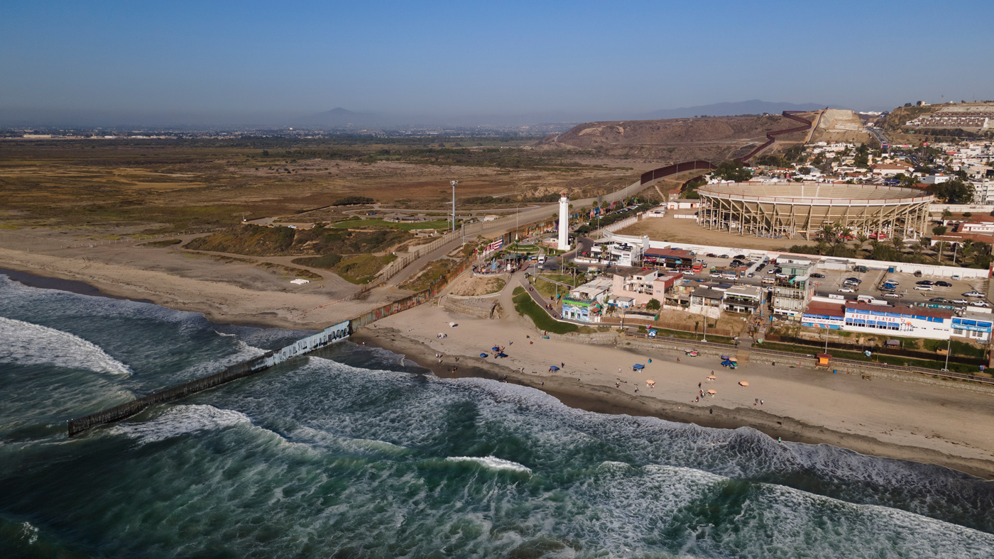 tijuana-city-border-of-usa-mexico-dental-work-in-tijuana